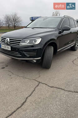 Внедорожник / Кроссовер Volkswagen Touareg 2016 в Киеве