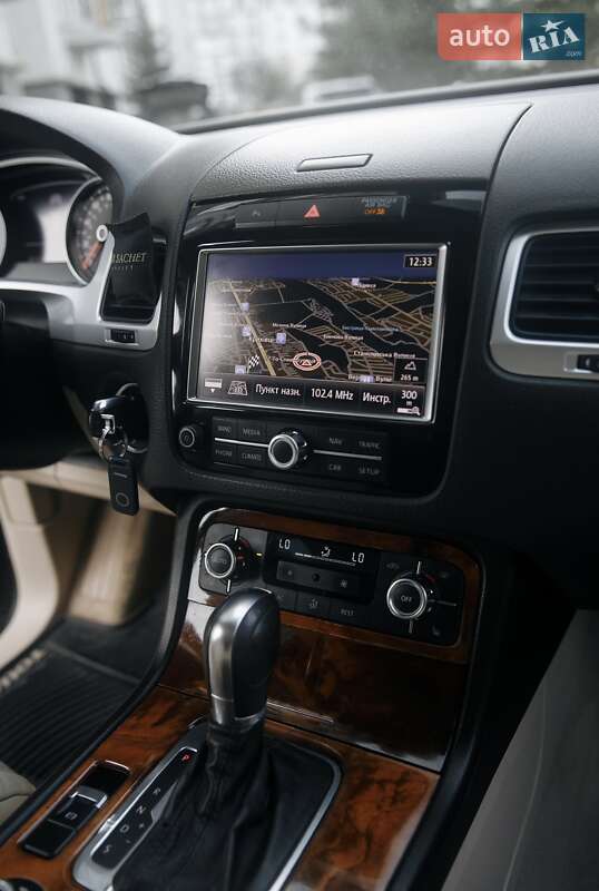 Внедорожник / Кроссовер Volkswagen Touareg 2011 в Ивано-Франковске