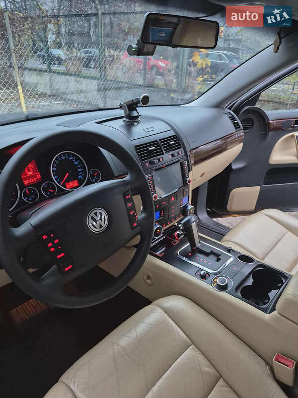 Внедорожник / Кроссовер Volkswagen Touareg 2008 в Львове