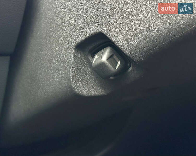 Внедорожник / Кроссовер Volkswagen Touareg 2019 в Киеве фото 32 Внедорожник / Кроссовер Volkswagen Touareg 2019 в Киеве