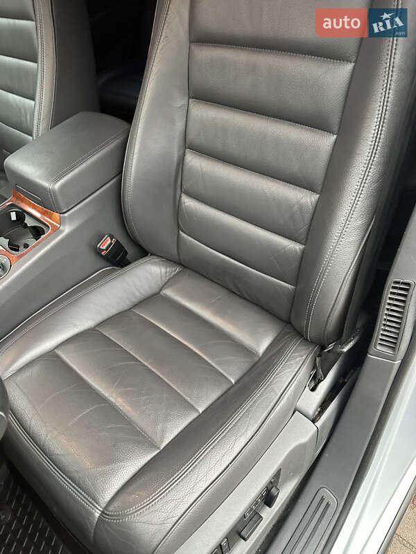 Внедорожник / Кроссовер Volkswagen Touareg 2005 в Прилуках