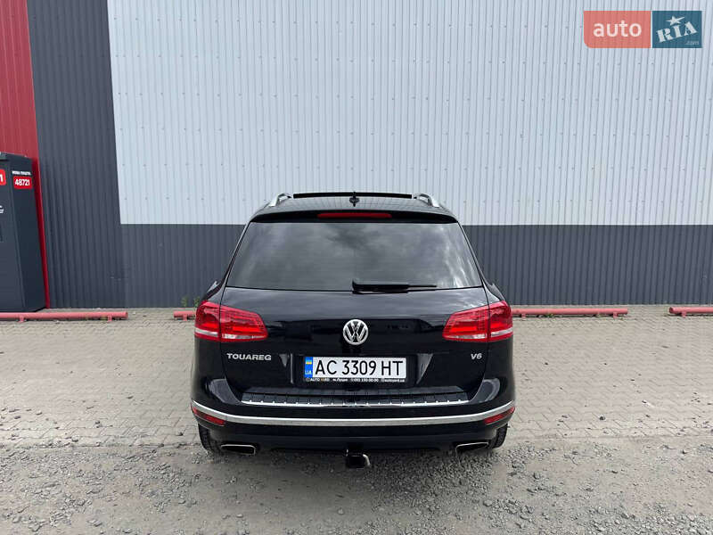 Внедорожник / Кроссовер Volkswagen Touareg 2015 в Луцке