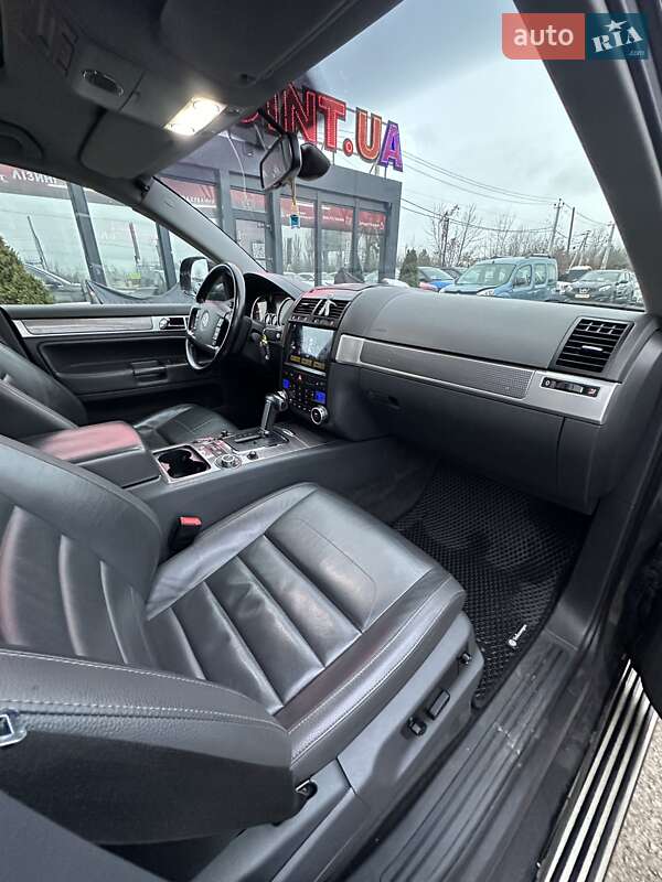 Внедорожник / Кроссовер Volkswagen Touareg 2008 в Белогородке