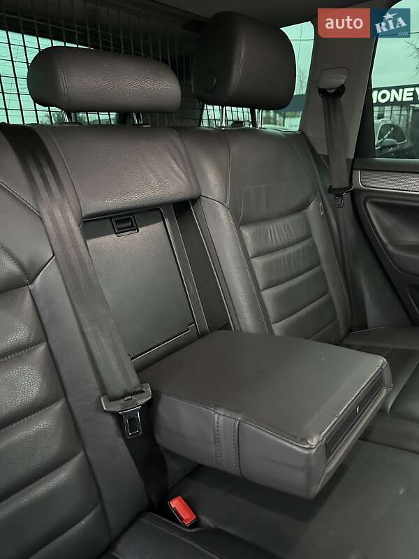 Внедорожник / Кроссовер Volkswagen Touareg 2008 в Белогородке