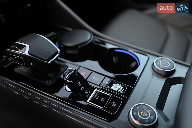 Внедорожник / Кроссовер Volkswagen Touareg 2024 в Ровно