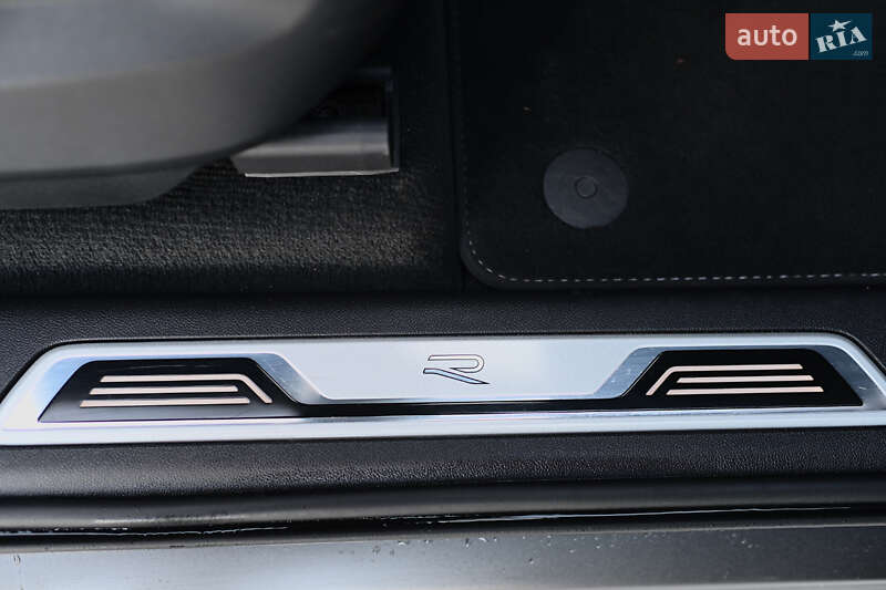 Внедорожник / Кроссовер Volkswagen Touareg 2024 в Ровно