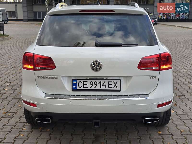 Позашляховик / Кросовер Volkswagen Touareg 2012 в Чернівцях