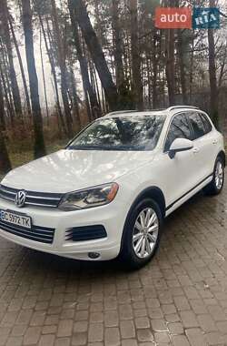 Внедорожник / Кроссовер Volkswagen Touareg 2012 в Львове