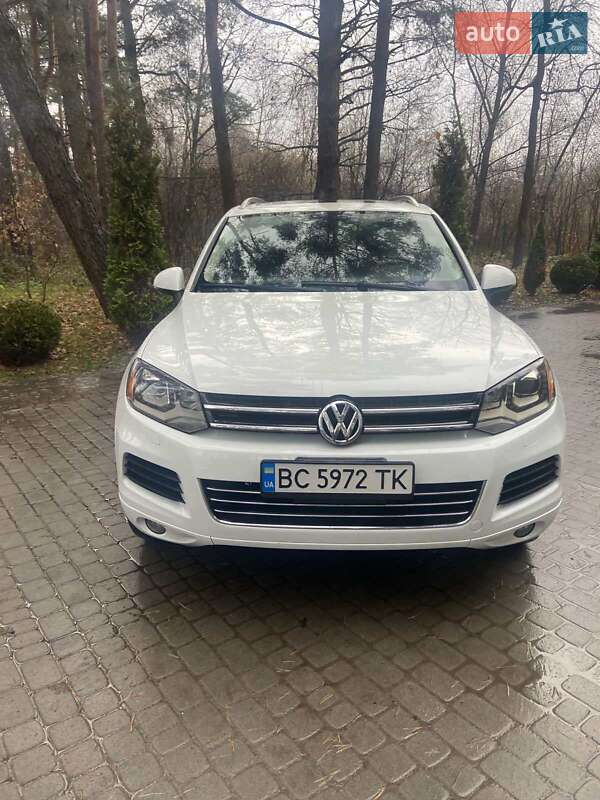 Позашляховик / Кросовер Volkswagen Touareg 2012 в Львові