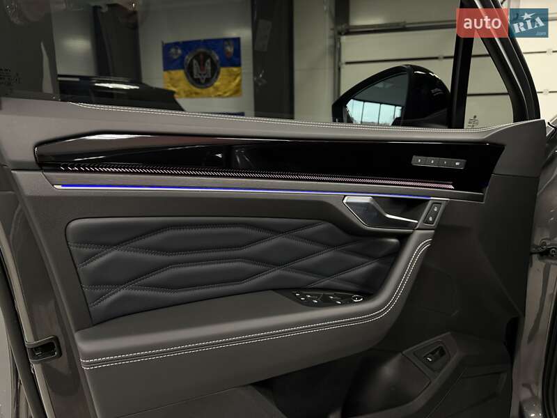 Внедорожник / Кроссовер Volkswagen Touareg 2024 в Тернополе