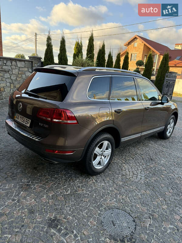 Позашляховик / Кросовер Volkswagen Touareg 2013 в Львові