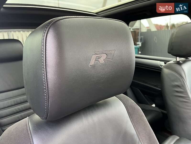 Внедорожник / Кроссовер Volkswagen Touareg 2016 в Луцке