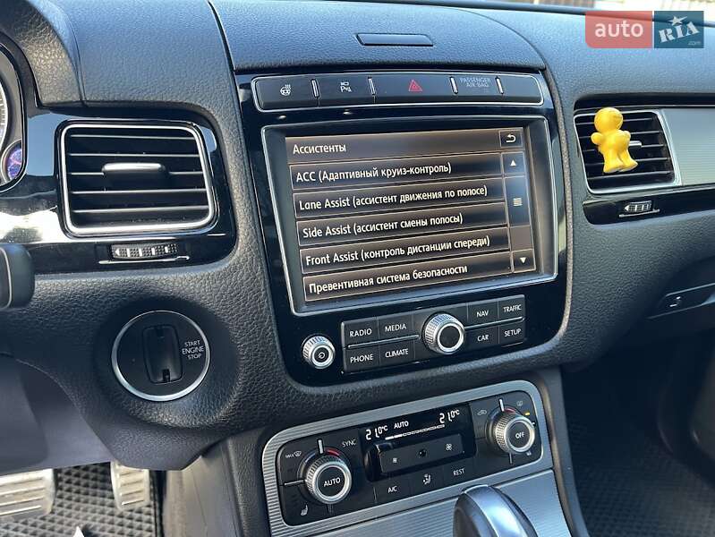 Внедорожник / Кроссовер Volkswagen Touareg 2016 в Луцке