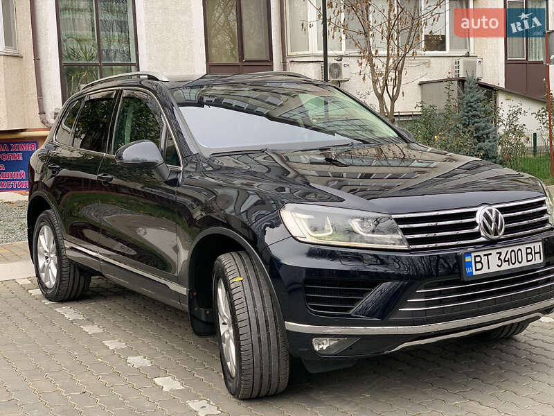 Внедорожник / Кроссовер Volkswagen Touareg 2016 в Одессе