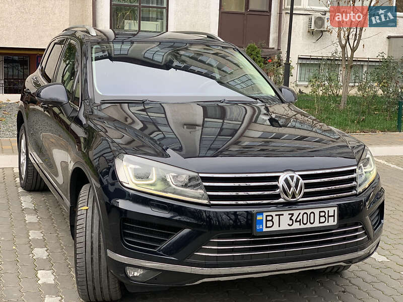 Внедорожник / Кроссовер Volkswagen Touareg 2016 в Одессе