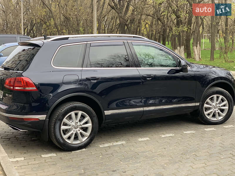 Внедорожник / Кроссовер Volkswagen Touareg 2016 в Одессе