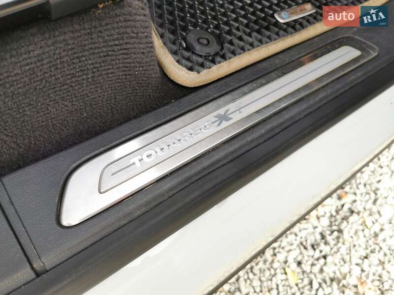 Внедорожник / Кроссовер Volkswagen Touareg 2013 в Хмельницком