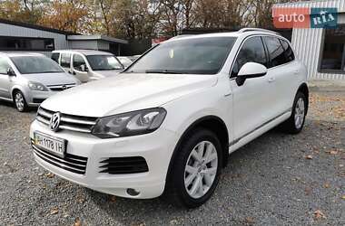 Внедорожник / Кроссовер Volkswagen Touareg 2013 в Хмельницком