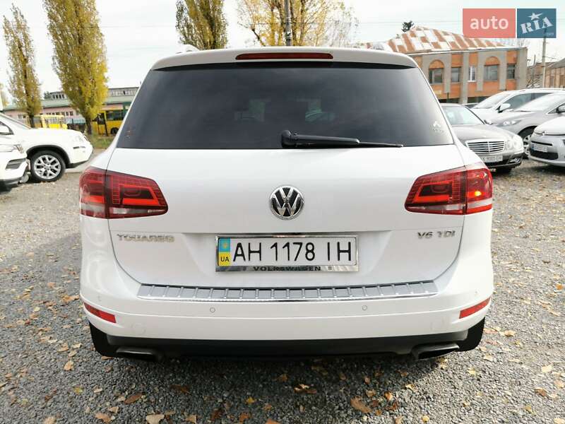 Внедорожник / Кроссовер Volkswagen Touareg 2013 в Хмельницком
