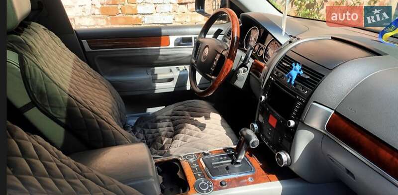 Внедорожник / Кроссовер Volkswagen Touareg 2003 в Краснограде