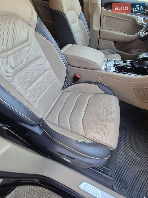 Внедорожник / Кроссовер Volkswagen Touareg 2023 в Киеве