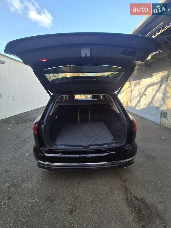 Внедорожник / Кроссовер Volkswagen Touareg 2023 в Киеве