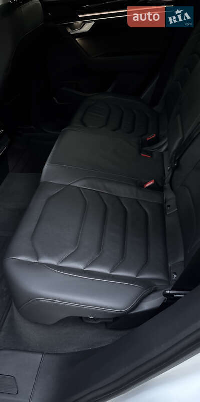 Внедорожник / Кроссовер Volkswagen Touareg 2018 в Черкассах