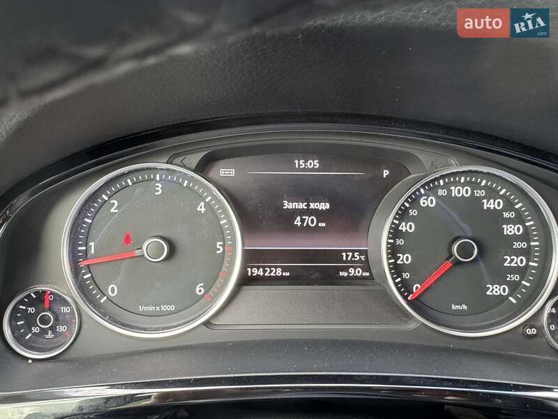 Внедорожник / Кроссовер Volkswagen Touareg 2014 в Киеве