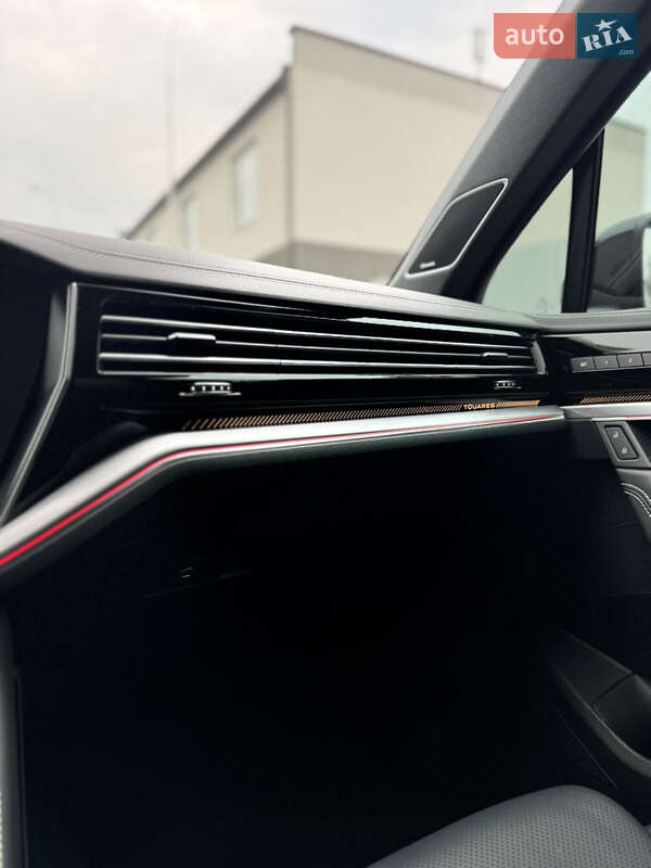 Внедорожник / Кроссовер Volkswagen Touareg 2024 в Иршаве