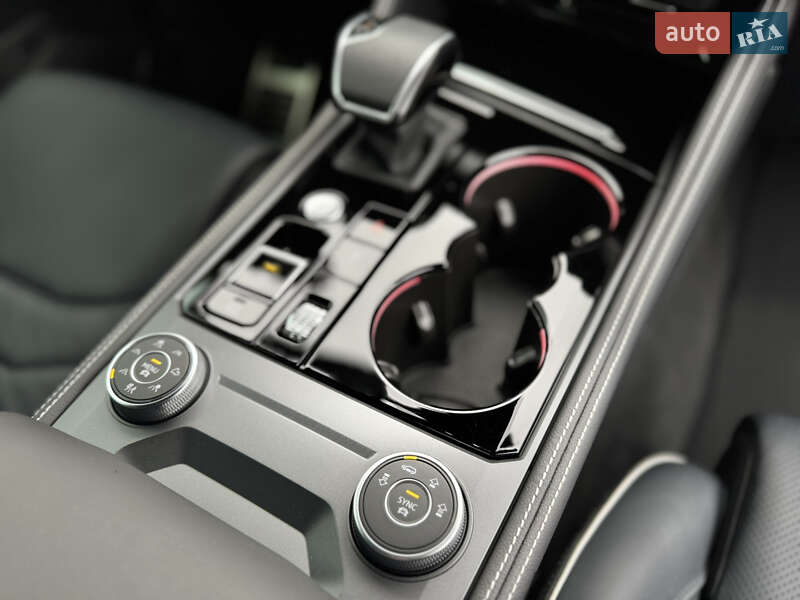 Внедорожник / Кроссовер Volkswagen Touareg 2024 в Иршаве