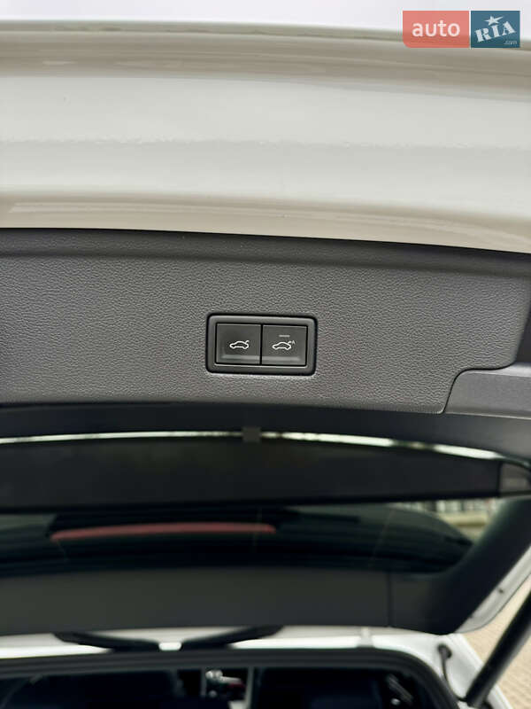 Внедорожник / Кроссовер Volkswagen Touareg 2024 в Иршаве