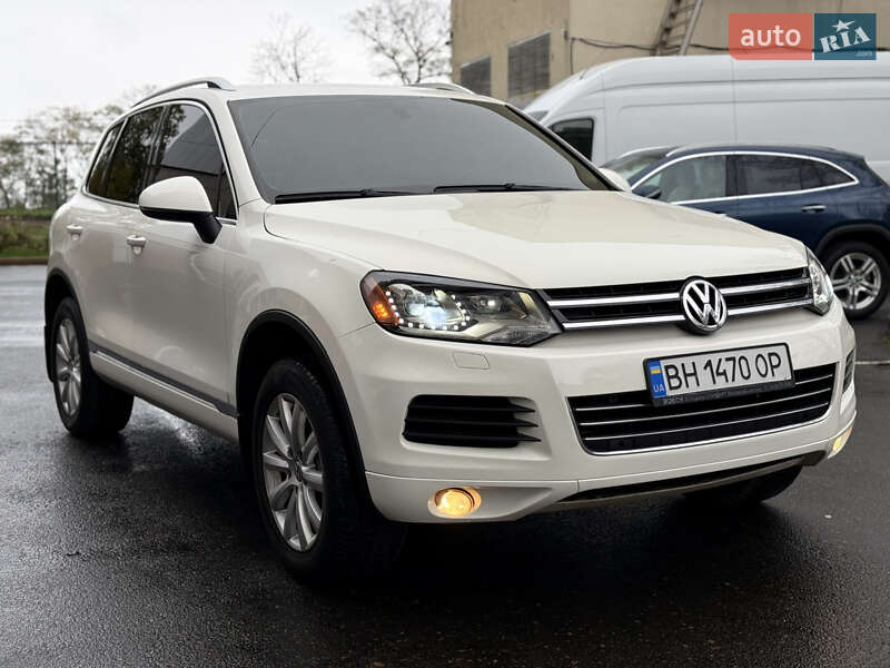 Внедорожник / Кроссовер Volkswagen Touareg 2011 в Одессе