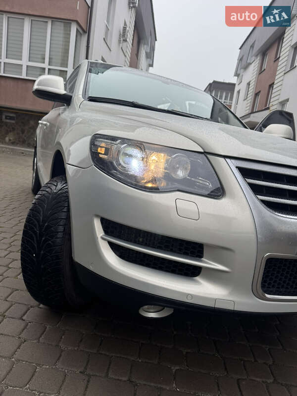 Внедорожник / Кроссовер Volkswagen Touareg 2009 в Львове