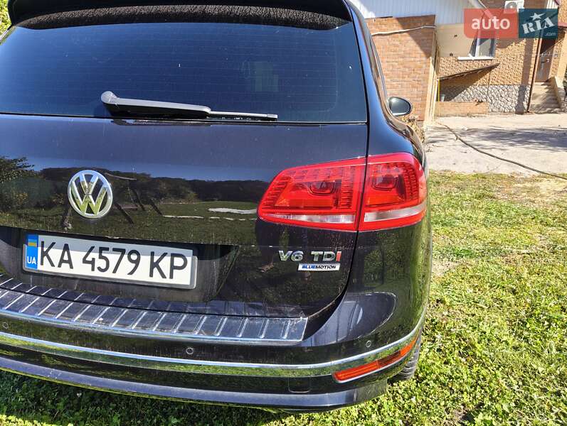 Внедорожник / Кроссовер Volkswagen Touareg 2015 в Ахтырке