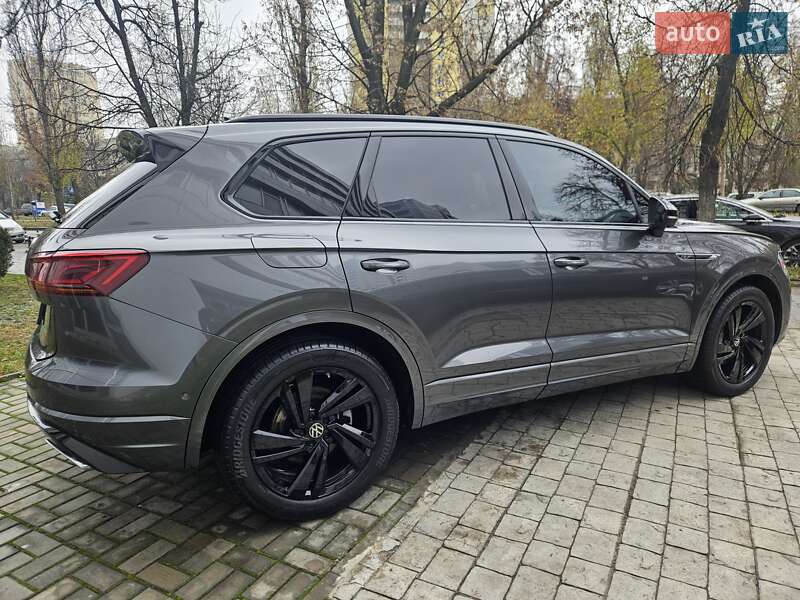 Внедорожник / Кроссовер Volkswagen Touareg 2023 в Киеве