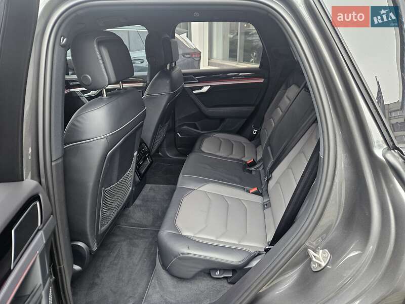 Внедорожник / Кроссовер Volkswagen Touareg 2023 в Киеве