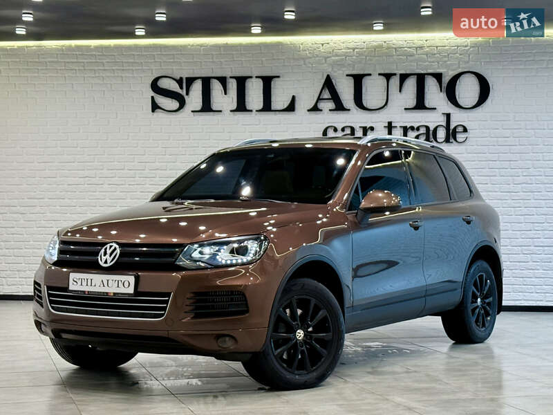 Внедорожник / Кроссовер Volkswagen Touareg 2014 в Одессе