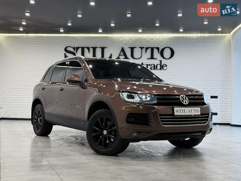 Внедорожник / Кроссовер Volkswagen Touareg 2014 в Одессе