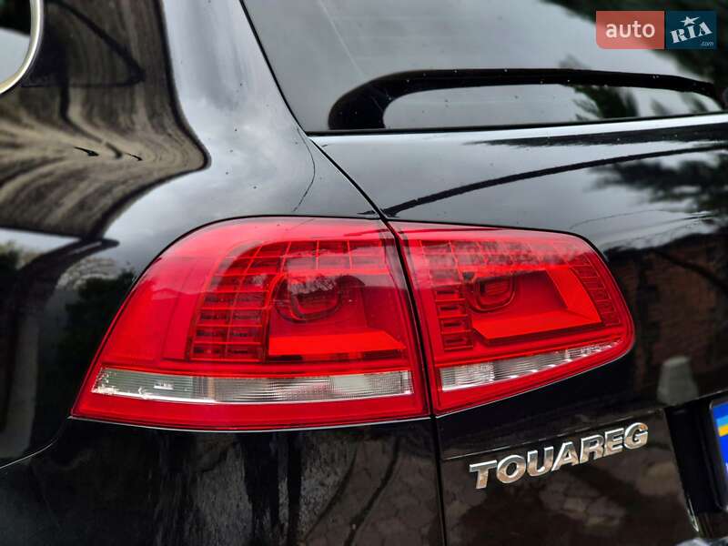 Внедорожник / Кроссовер Volkswagen Touareg 2012 в Запорожье