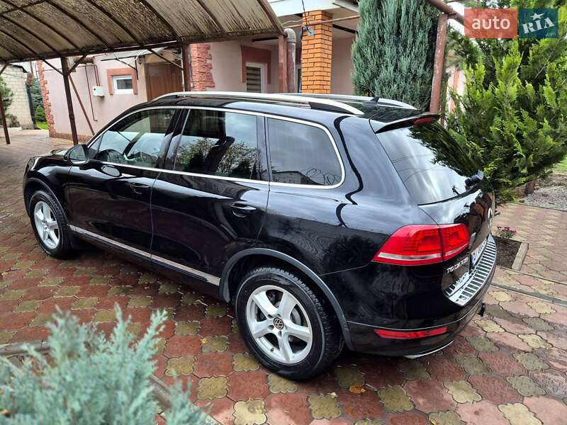 Внедорожник / Кроссовер Volkswagen Touareg 2012 в Запорожье