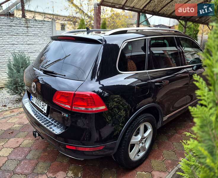 Внедорожник / Кроссовер Volkswagen Touareg 2012 в Запорожье