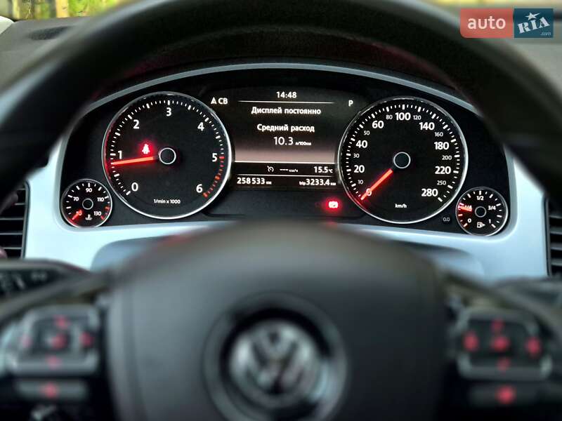 Внедорожник / Кроссовер Volkswagen Touareg 2012 в Запорожье