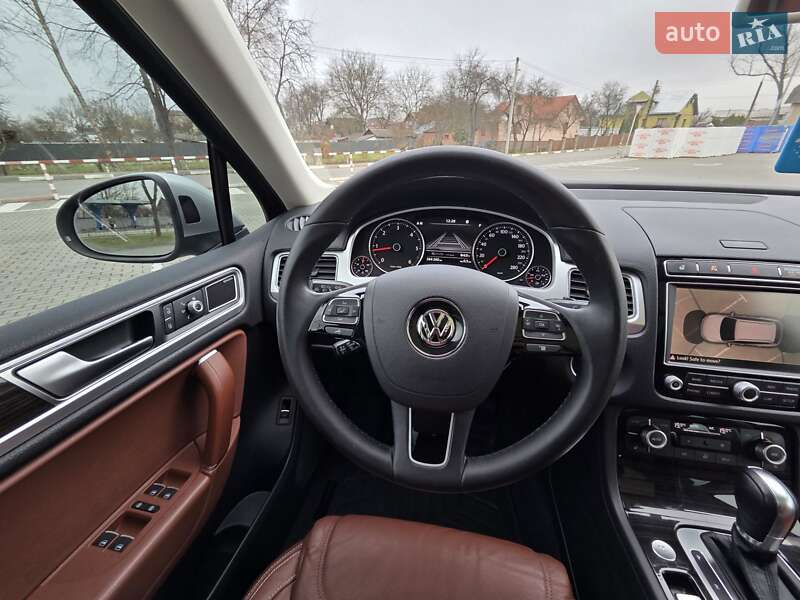 Внедорожник / Кроссовер Volkswagen Touareg 2016 в Коломые