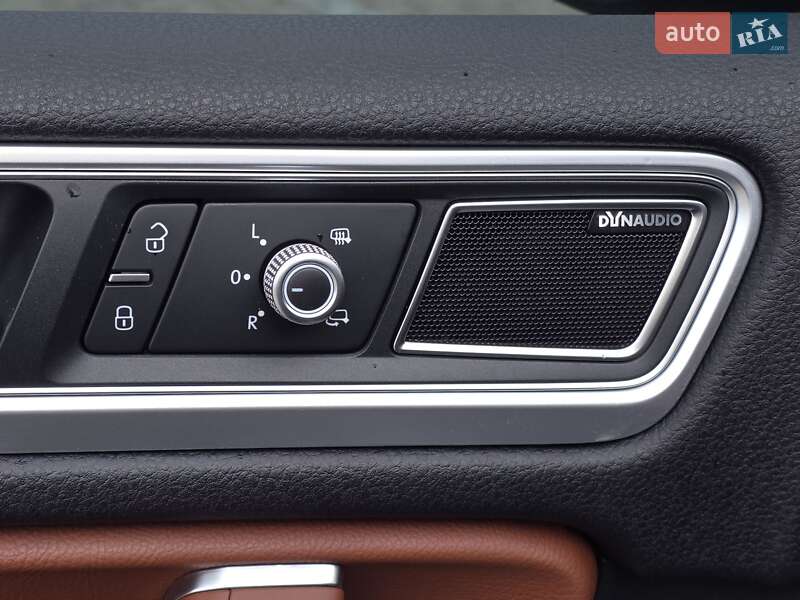 Внедорожник / Кроссовер Volkswagen Touareg 2016 в Коломые