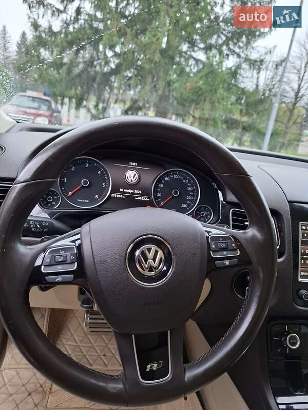 Внедорожник / Кроссовер Volkswagen Touareg 2014 в Луцке