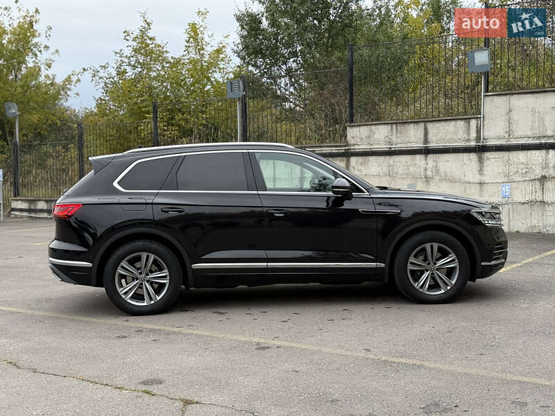 Внедорожник / Кроссовер Volkswagen Touareg 2021 в Ровно