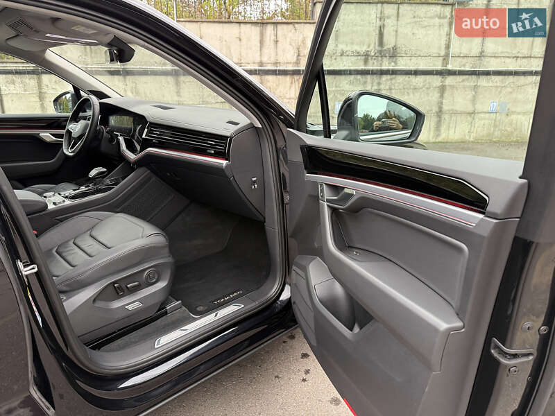 Внедорожник / Кроссовер Volkswagen Touareg 2021 в Ровно