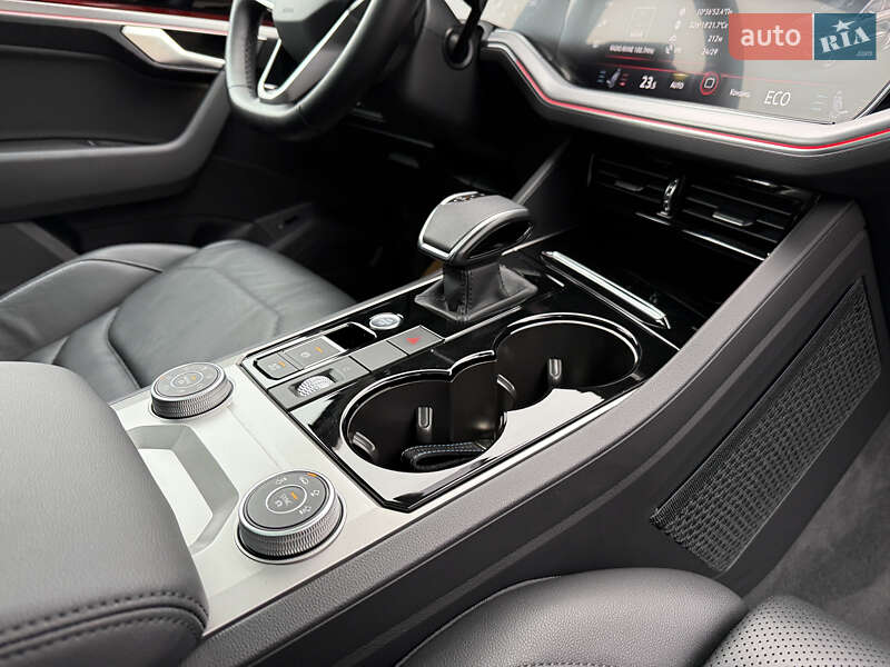 Внедорожник / Кроссовер Volkswagen Touareg 2021 в Ровно