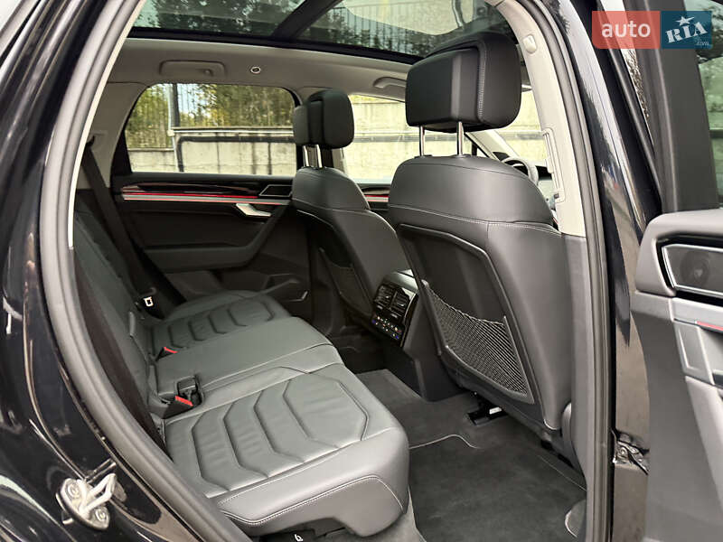 Внедорожник / Кроссовер Volkswagen Touareg 2021 в Ровно