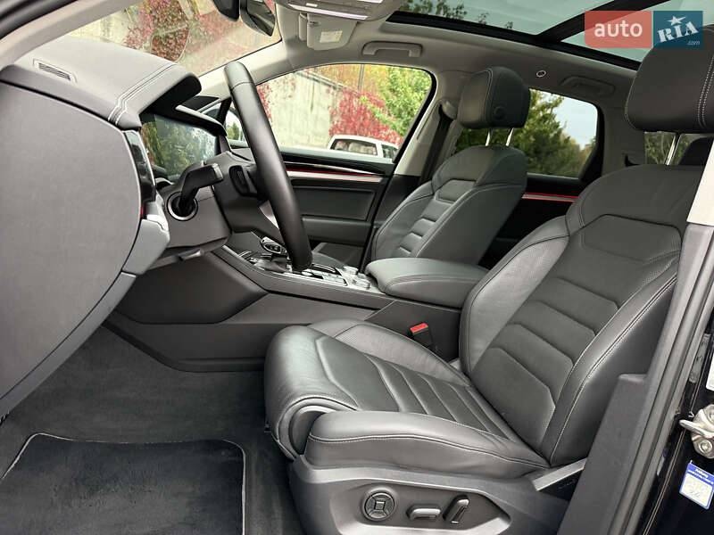 Внедорожник / Кроссовер Volkswagen Touareg 2021 в Ровно